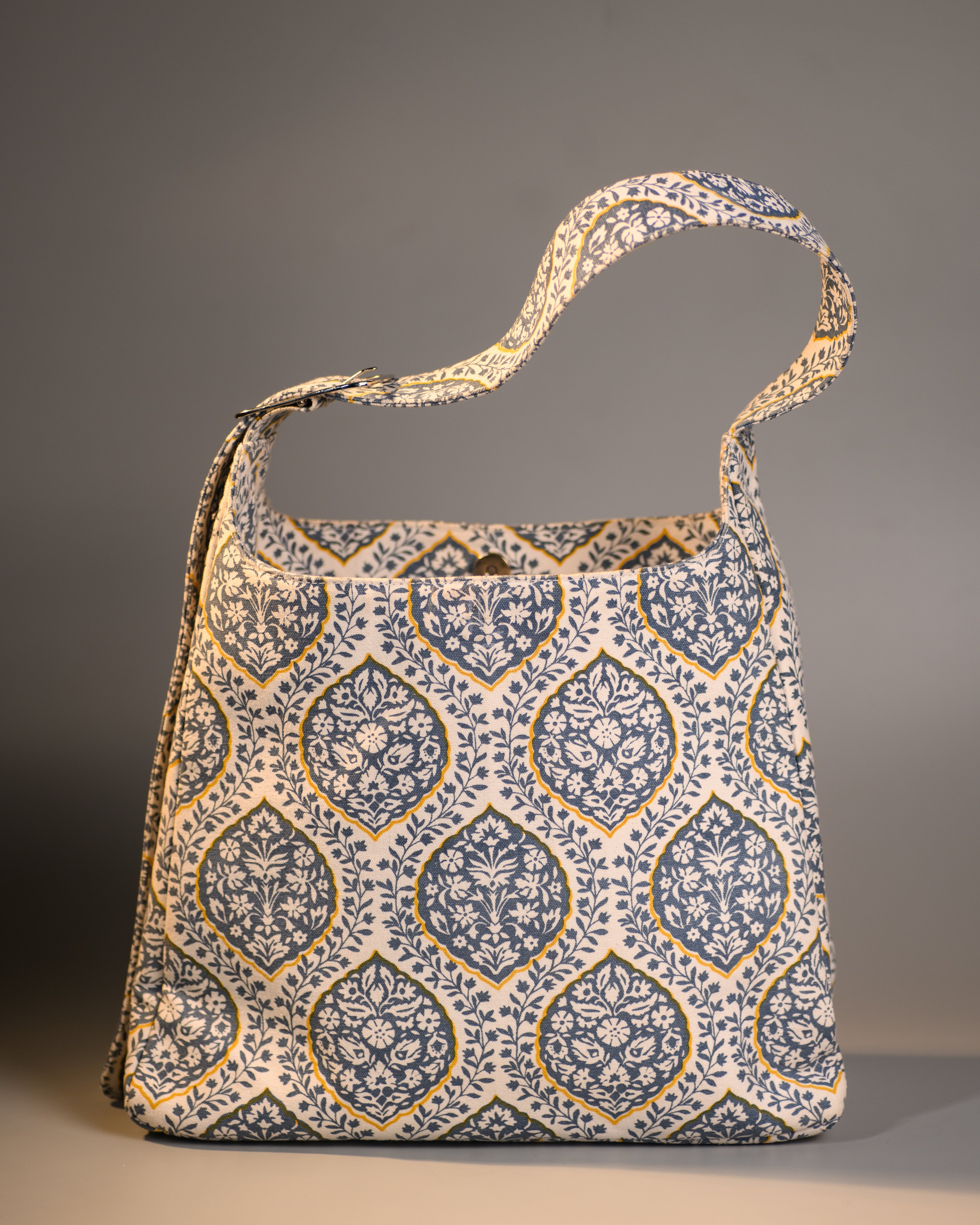 CANVAS BUCKLE BAG