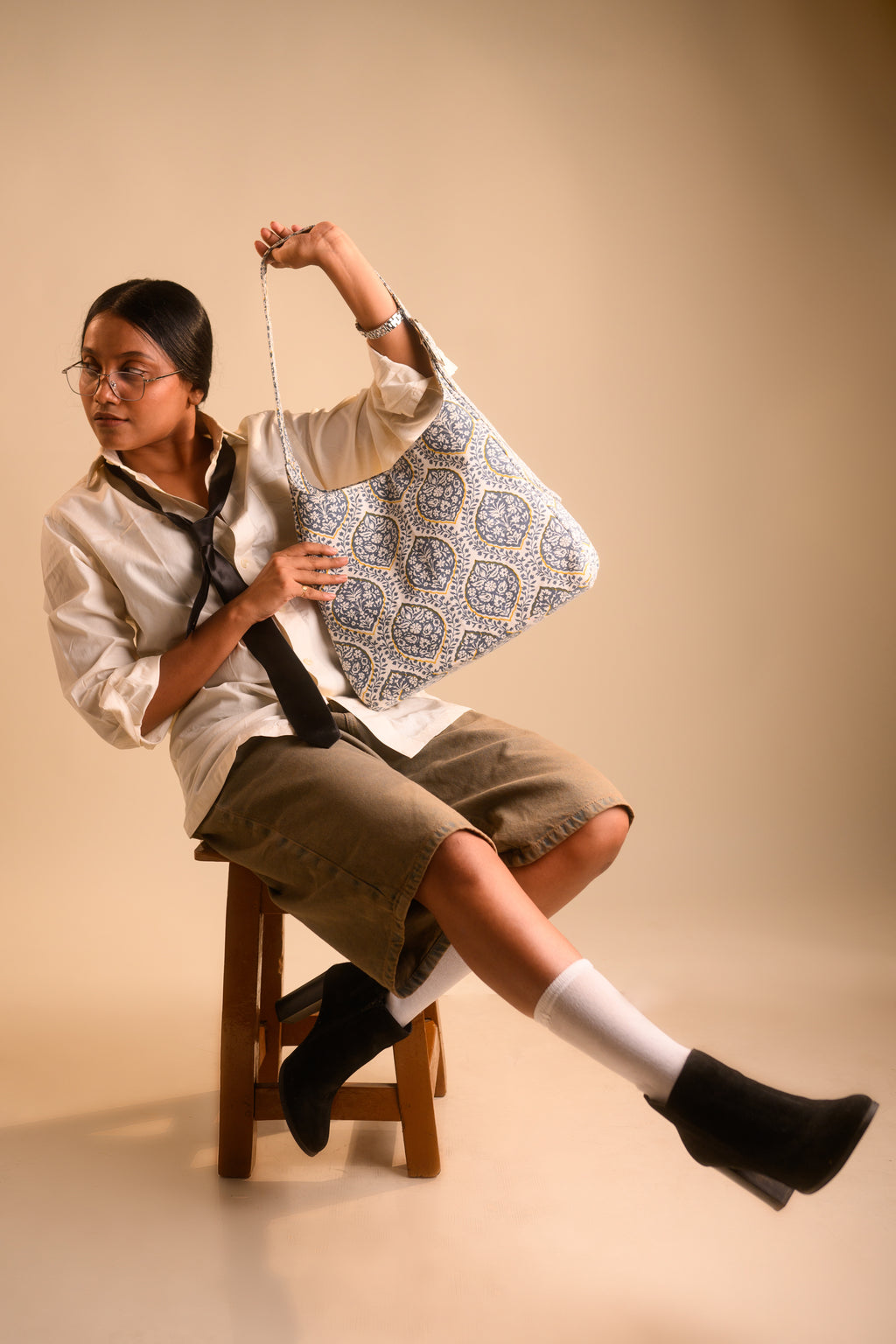 CANVAS BUCKEL BAG